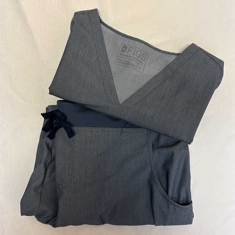 Figs Kade Cargo Pants/Casma Three Pocket Top Scrub Set Women’s XL Heather Denim